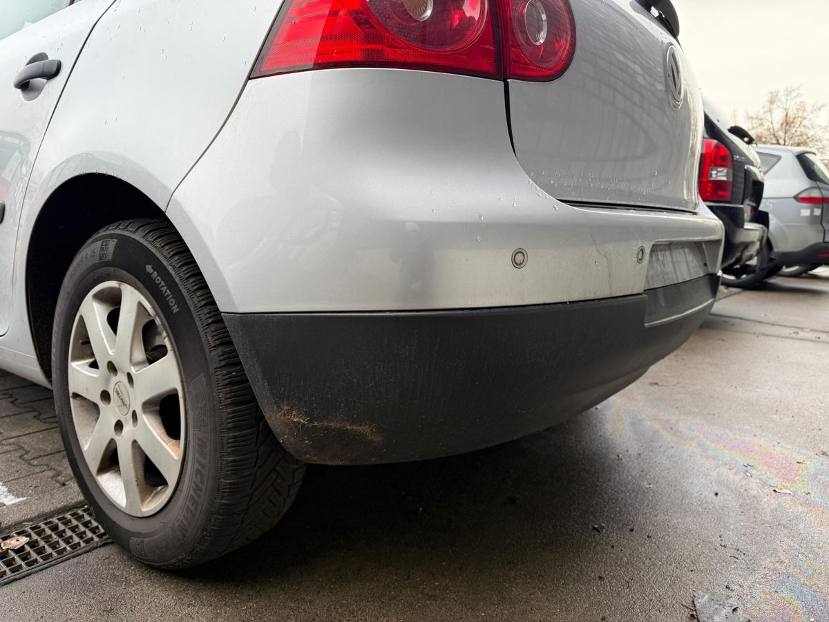 VW Golf 5 BJ04 original Sto&szlig;stange Sto&szlig;f&auml;nger hinten LA7W Reflexsilber